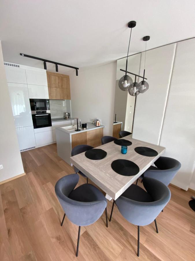 Clyde-Premium Lelle Waterfront Private Apartment Balatonlelle Exterior photo