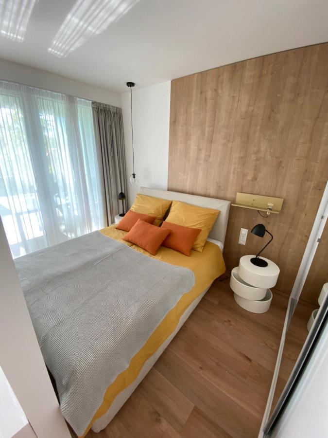 Clyde-Premium Lelle Waterfront Private Apartment Balatonlelle Exterior photo